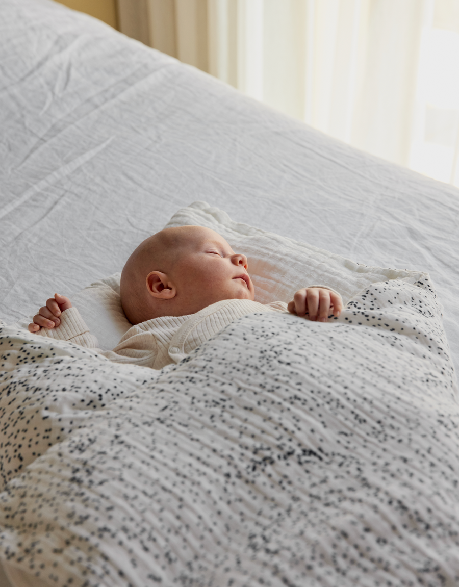 Baby sengetøj Midnight Dust – BORN Copenhagen ApS